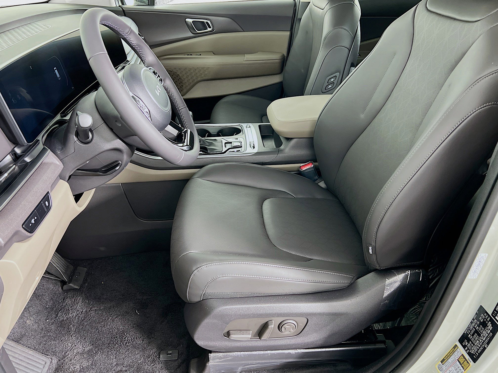 2025 Kia Carnival SX - Photo 3