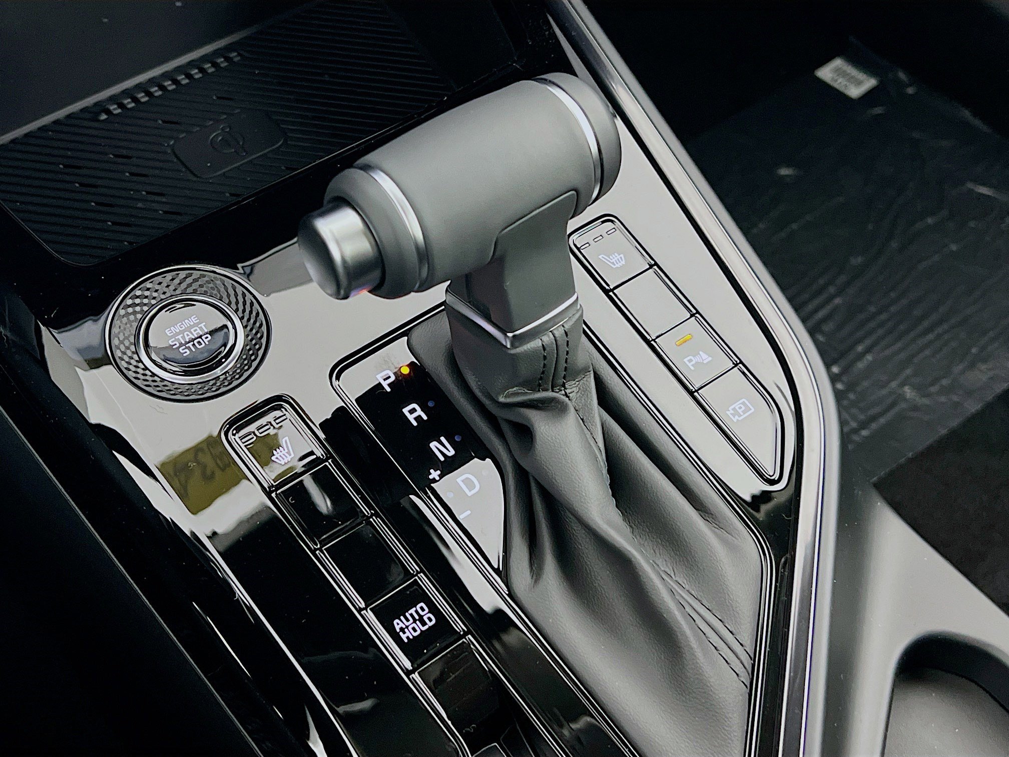 2025 Kia Niro EX Touring - Photo 12