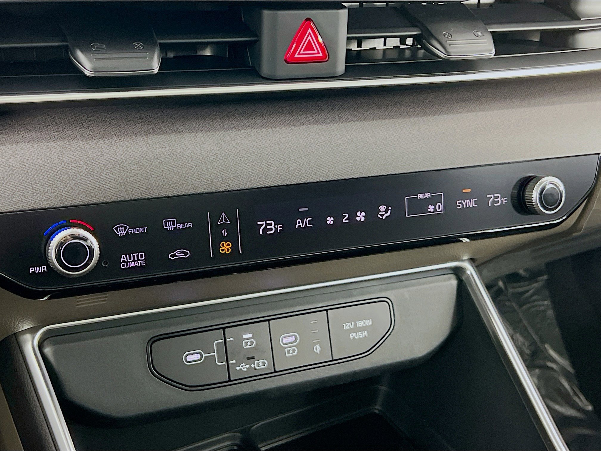 2025 Kia Carnival SX - Photo 11