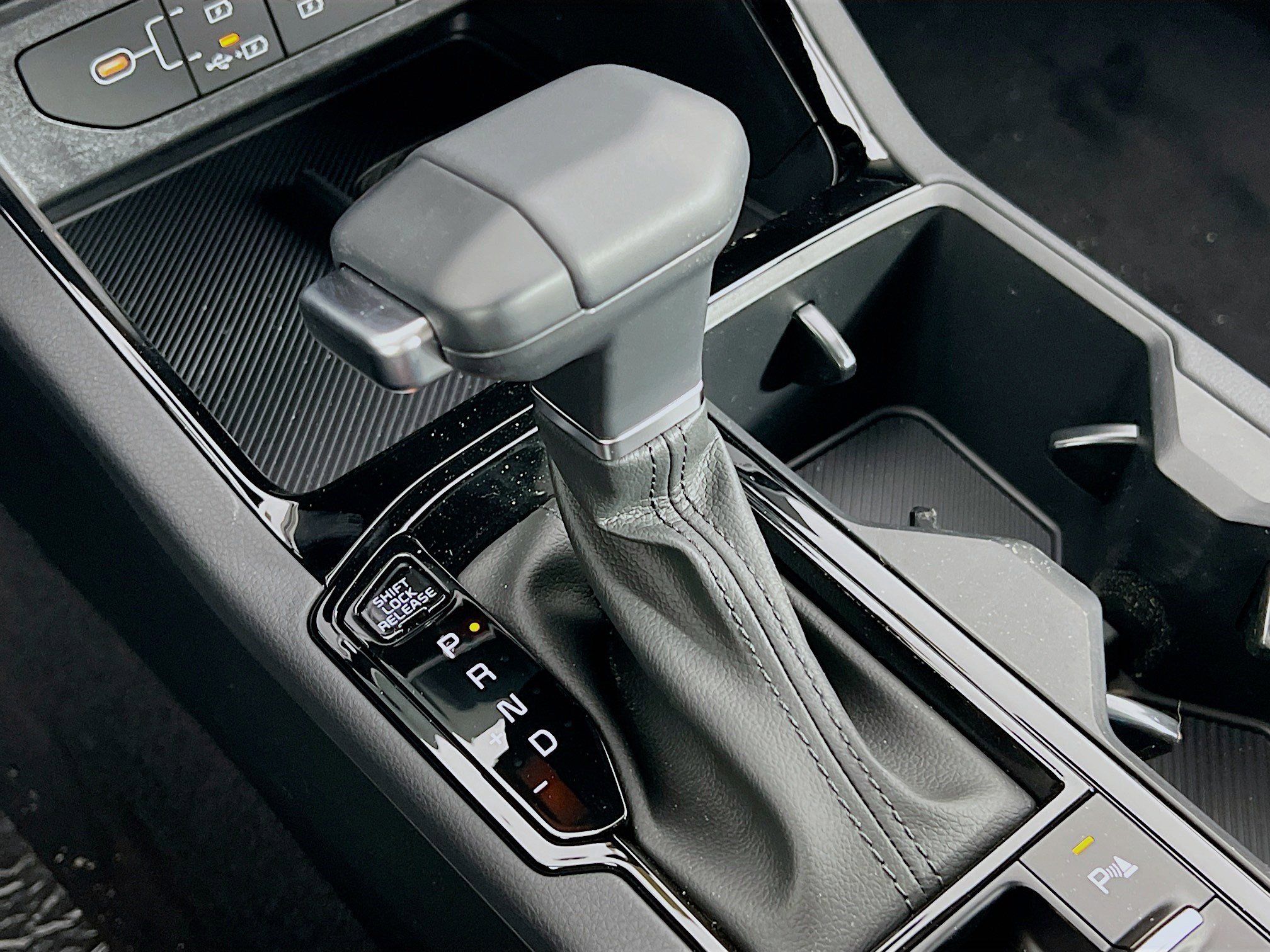 2025 Kia K5 EX - Photo 12