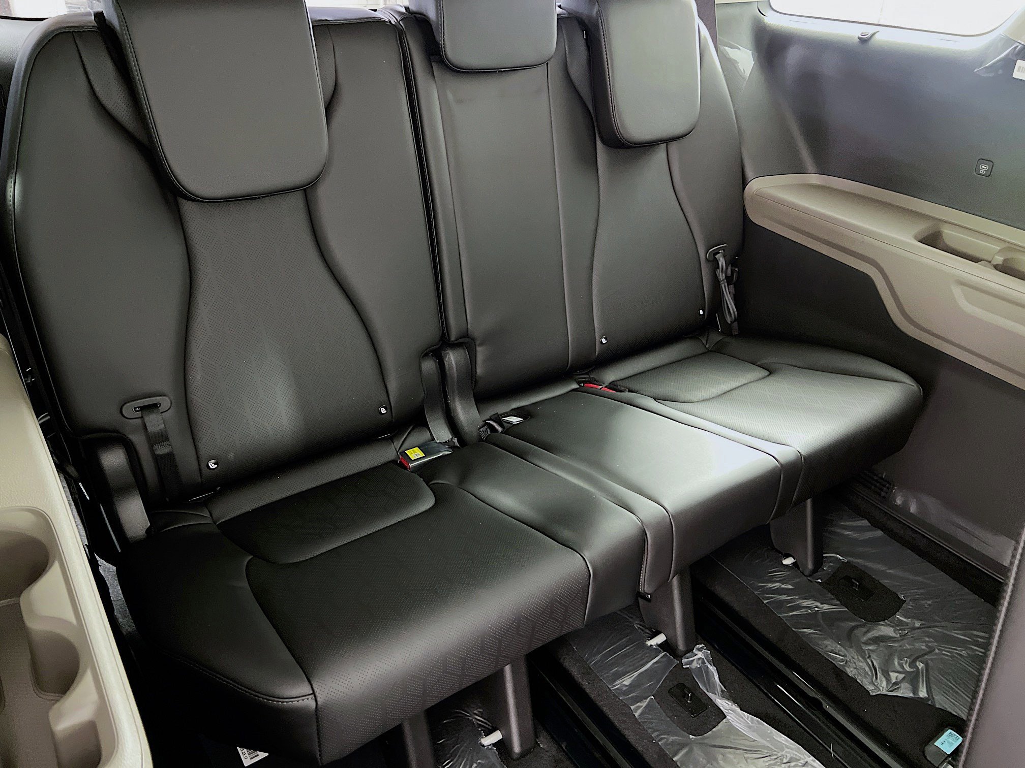 2025 Kia Carnival SX - Photo 25