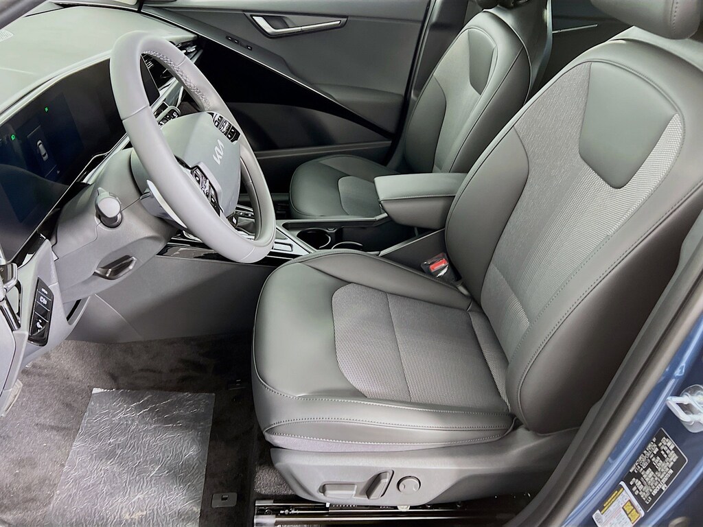 New 2025 Kia Niro EX SUV