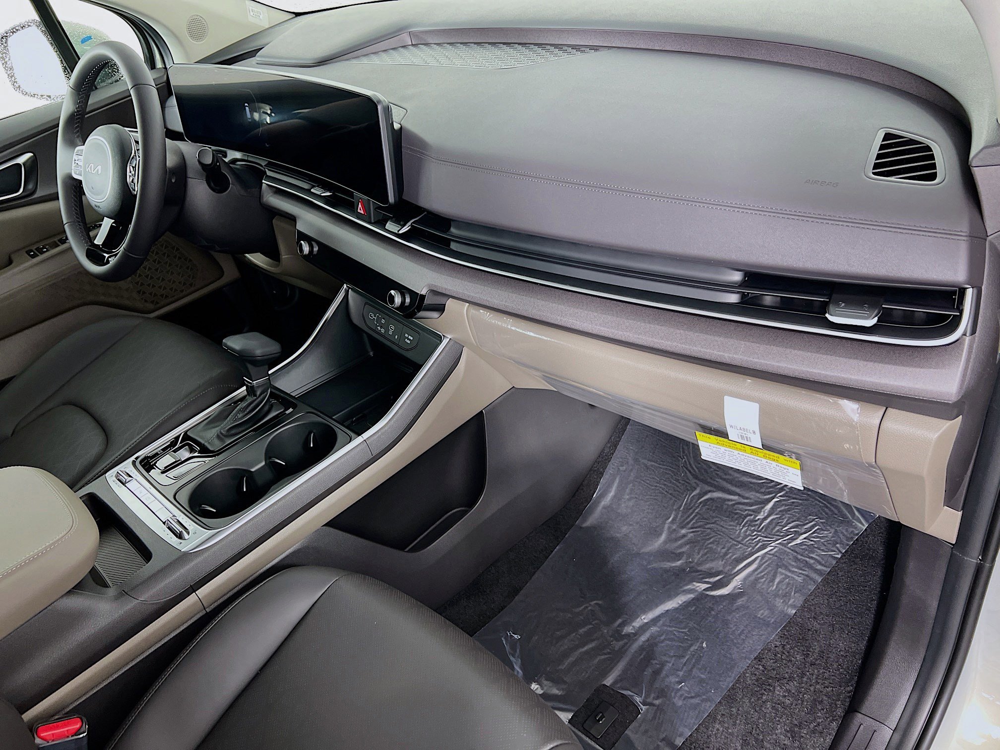 2025 Kia Carnival SX - Photo 22