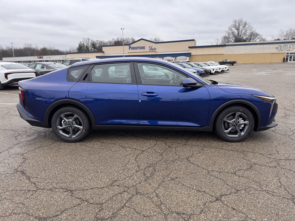 New 2026 Kia K4 LXS Sedan