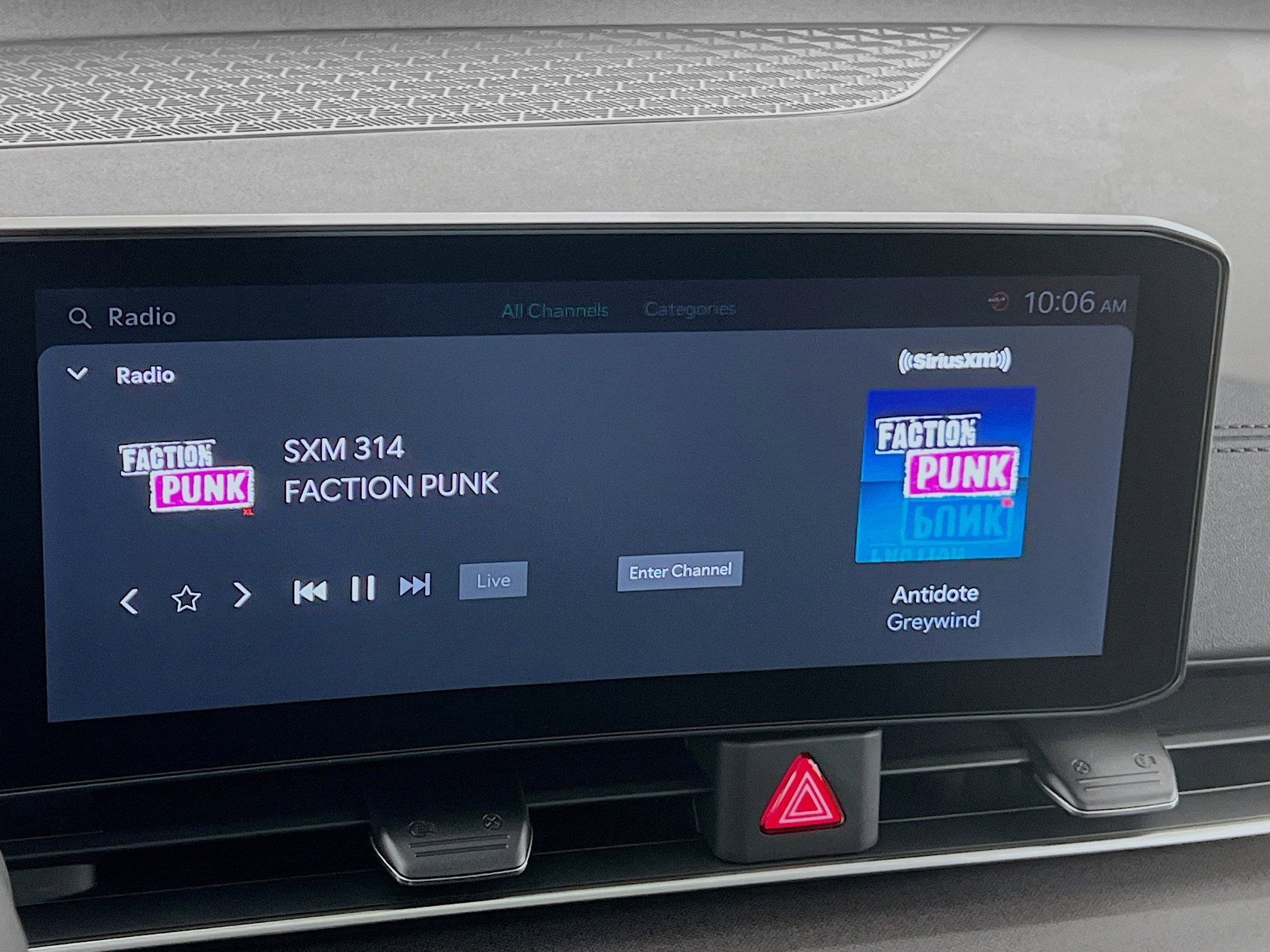 2025 Kia Carnival SX - Photo 8