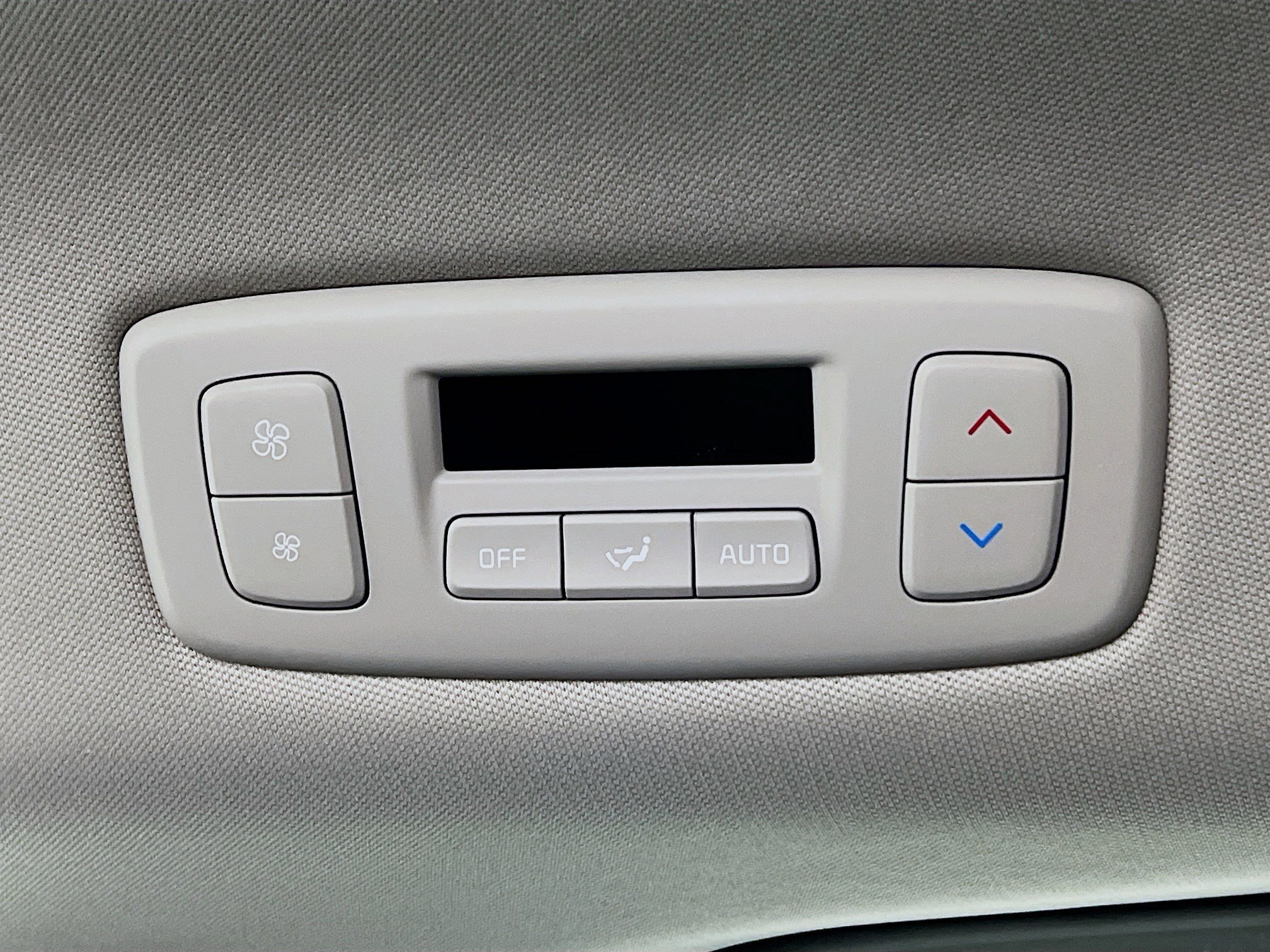 2025 Kia Carnival SX - Photo 28