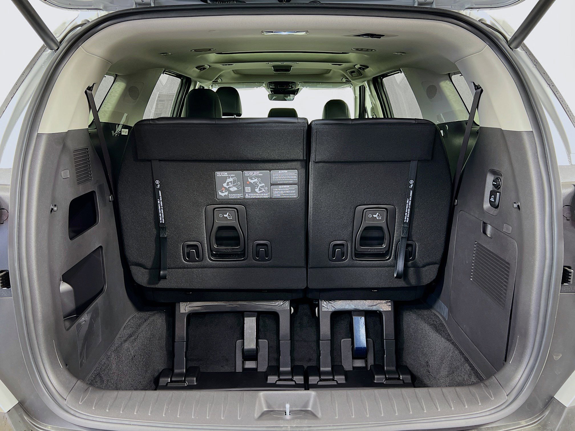 2025 Kia Carnival SX - Photo 26