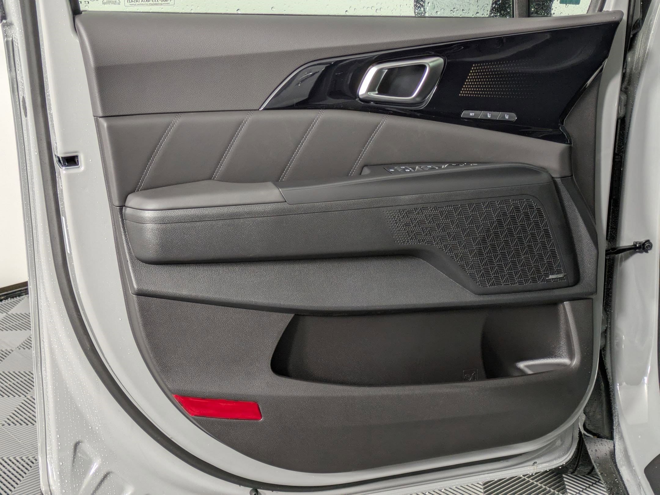 2025 Kia Carnival SX Prestige - Photo 20