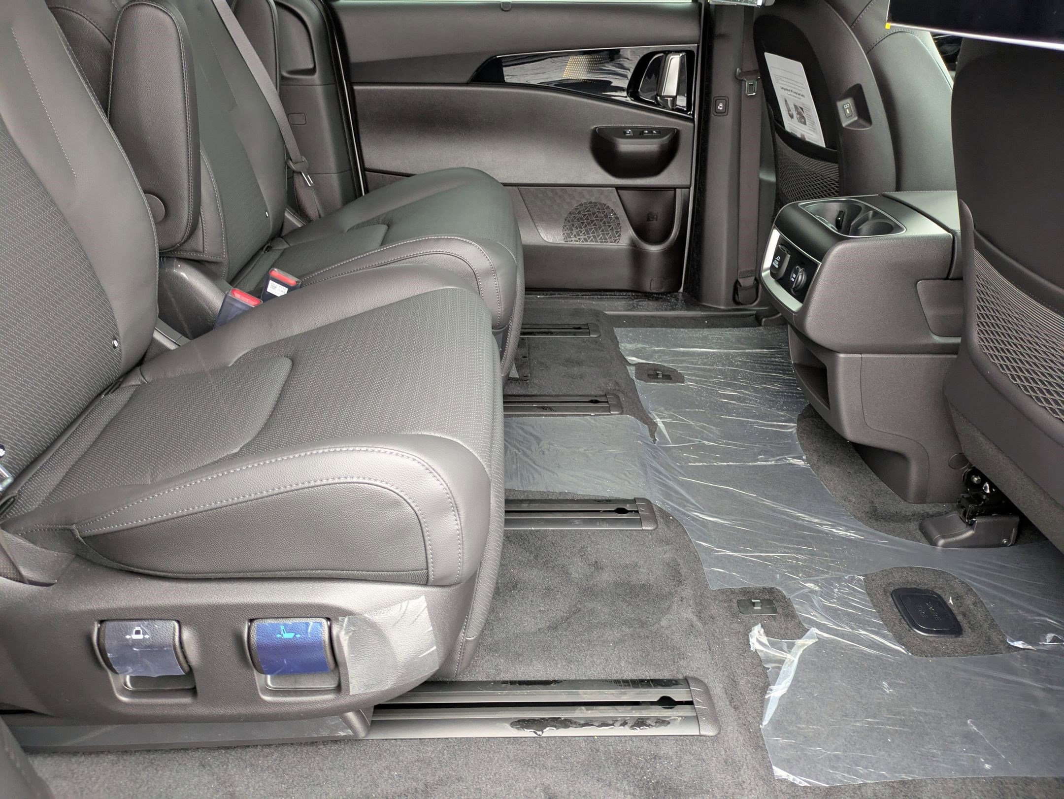 2025 Kia Carnival SX Prestige - Photo 25