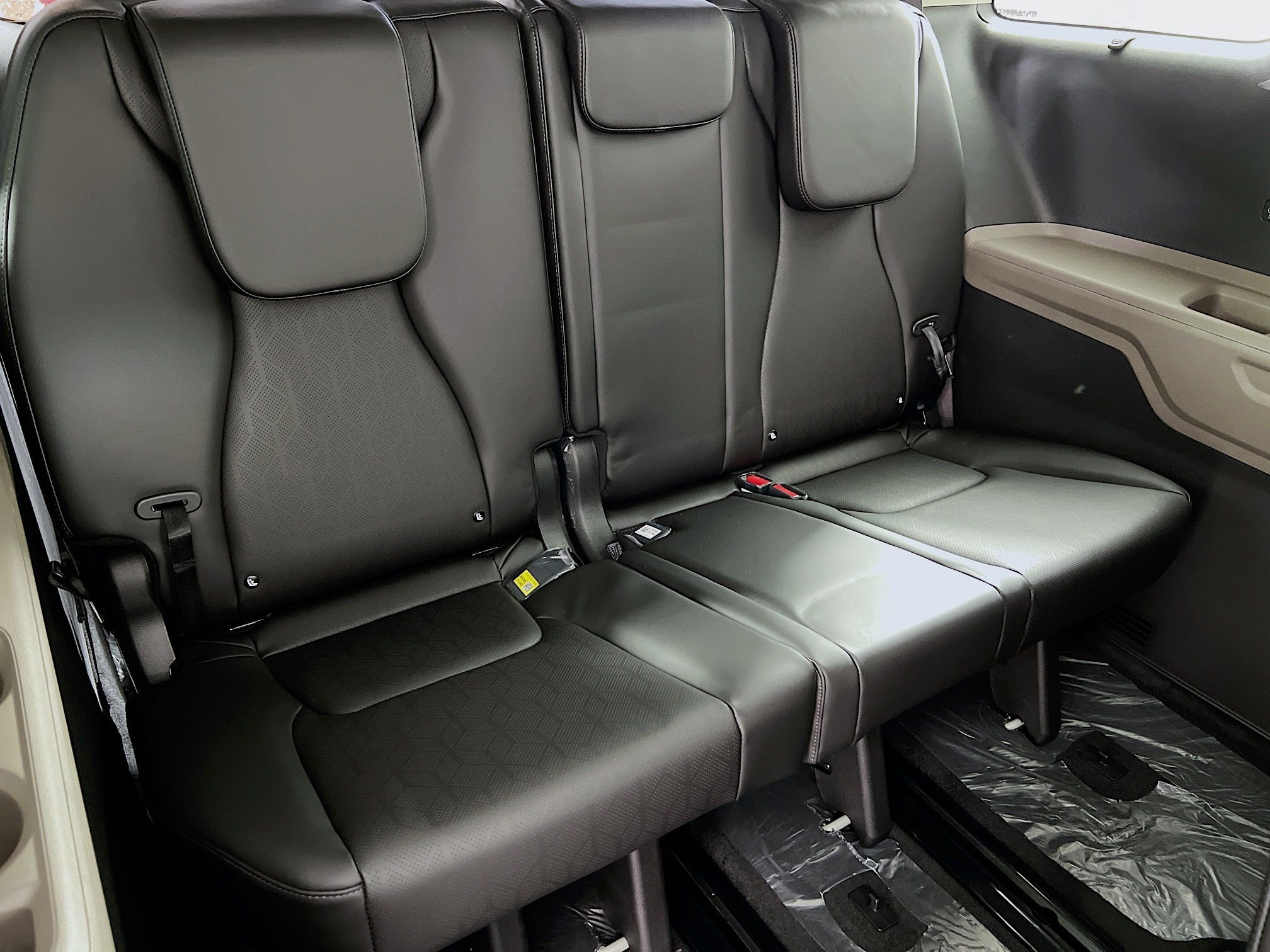 2025 Kia Carnival SX - Photo 25