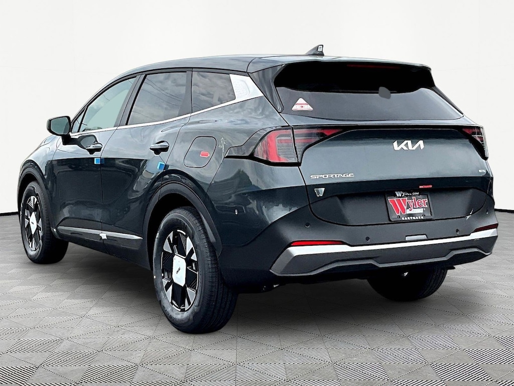 New 2026 Kia Sportage Hybrid LX SUV