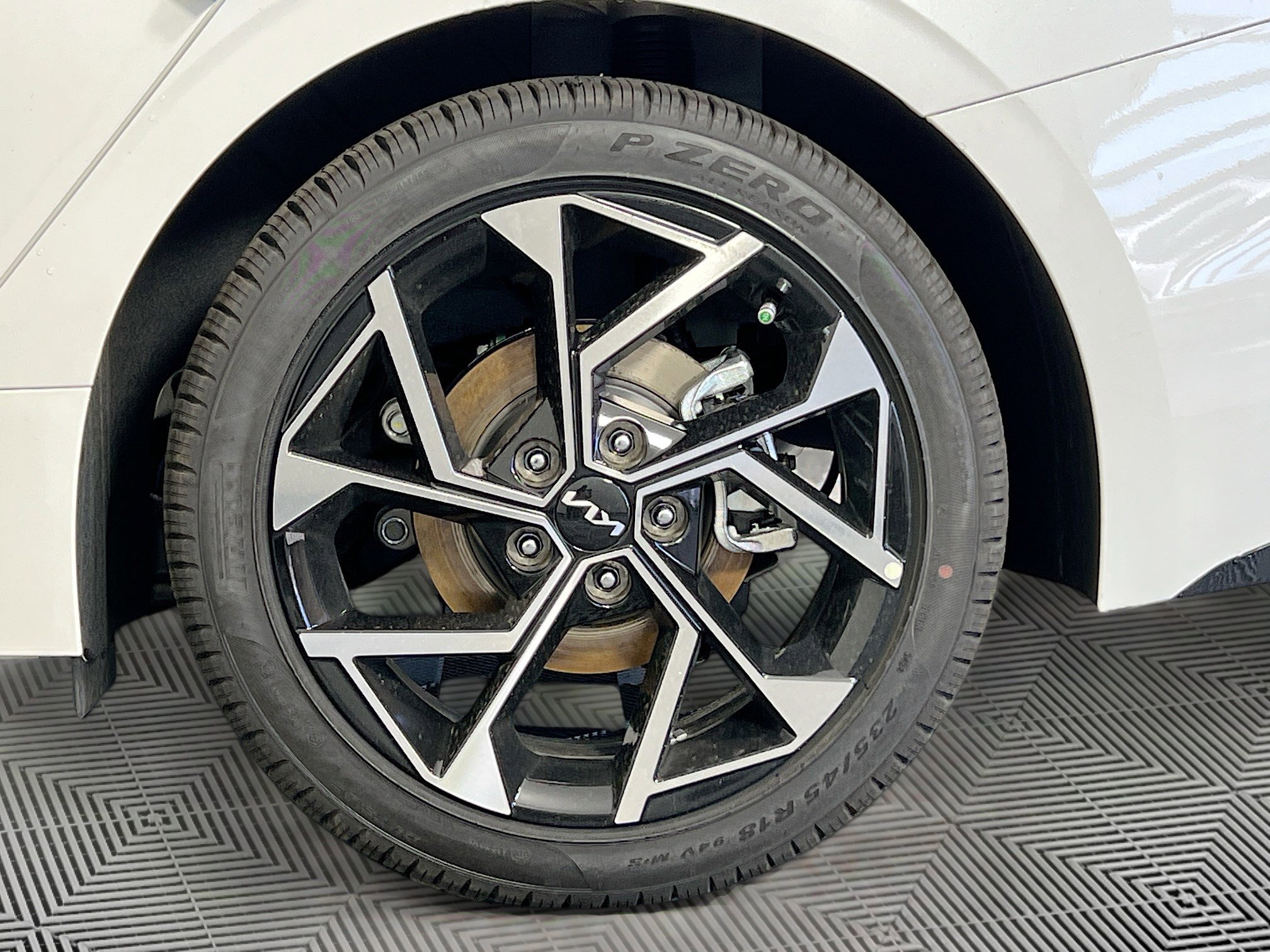 2025 Kia K5 EX - Photo 37