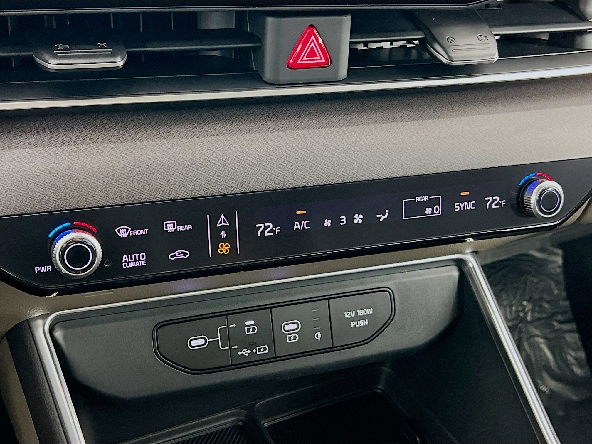 2025 Kia Carnival SX - Photo 11