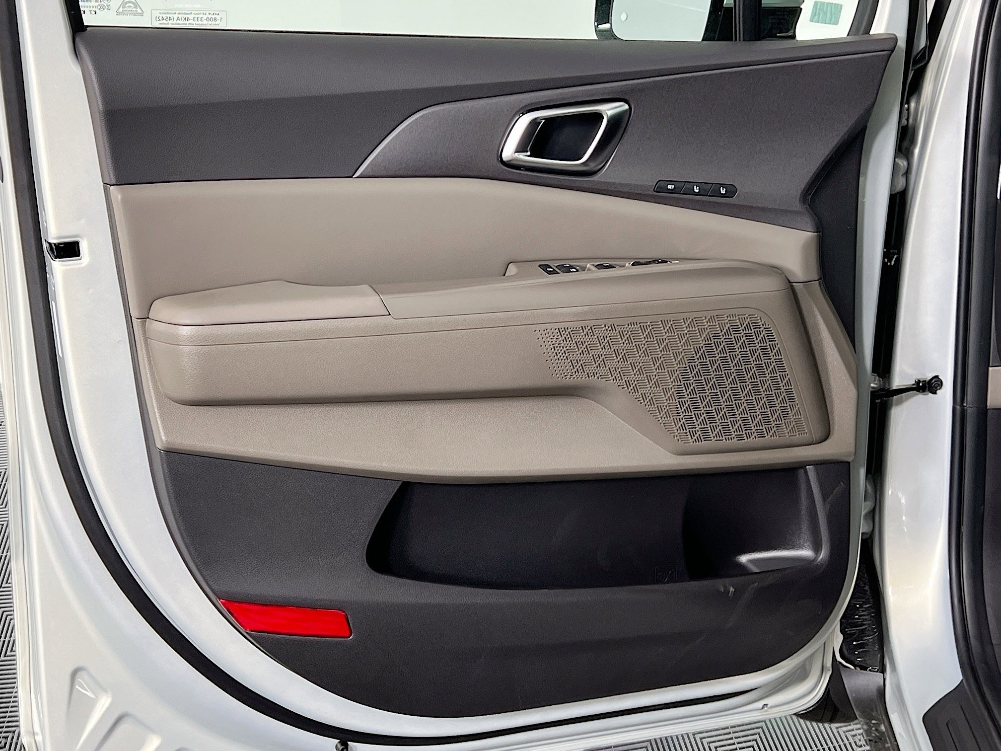2025 Kia Carnival SX - Photo 20