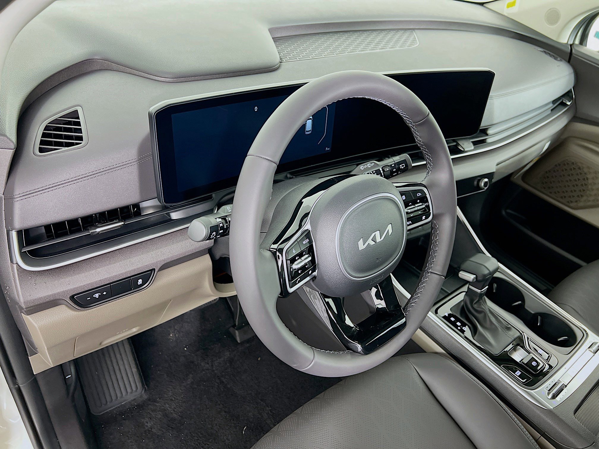 2025 Kia Carnival SX - Photo 7