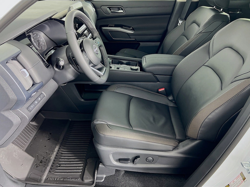 New 2025 Nissan Pathfinder SL SUV