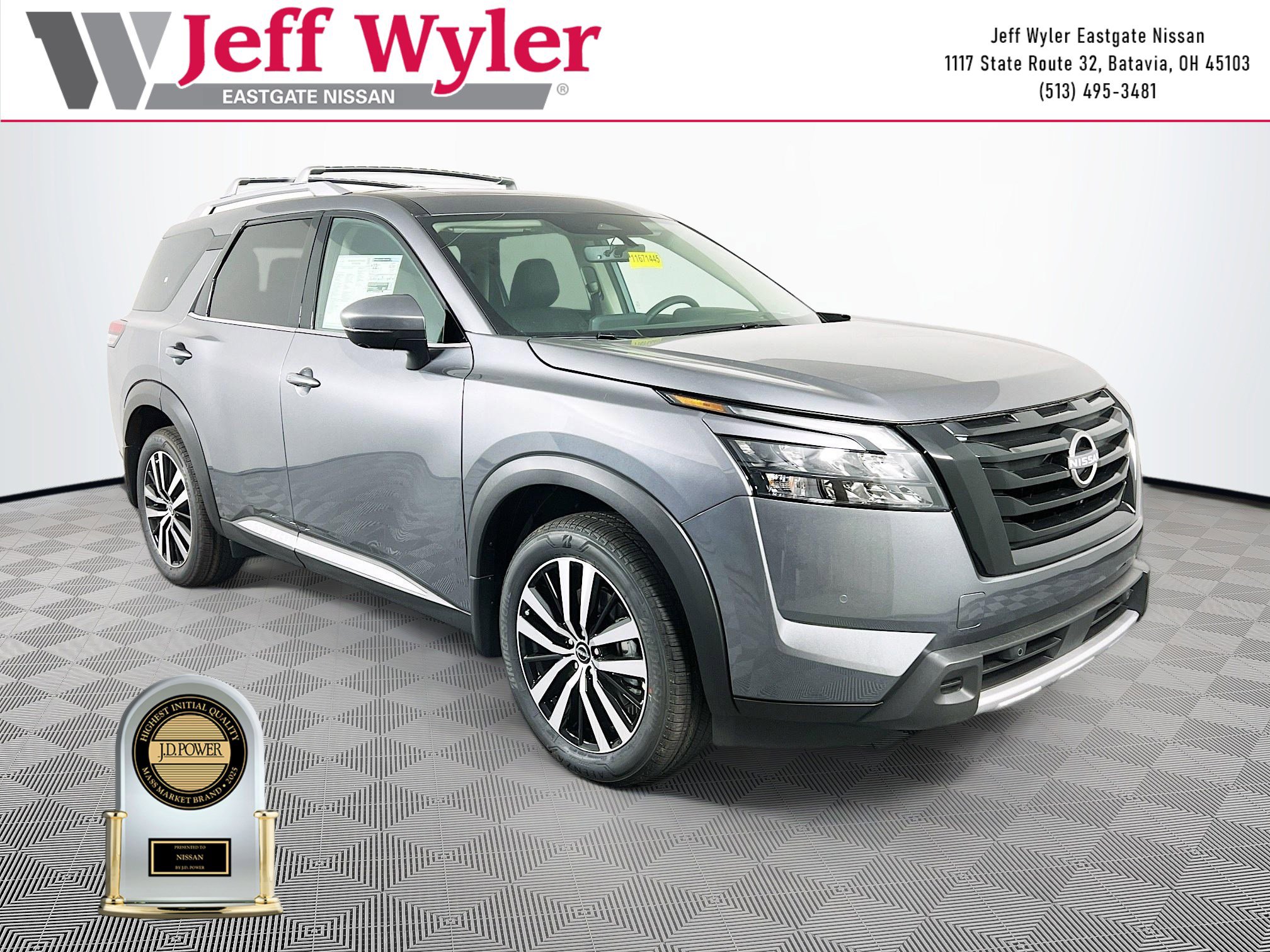 2025 Nissan Pathfinder Platinum's photo