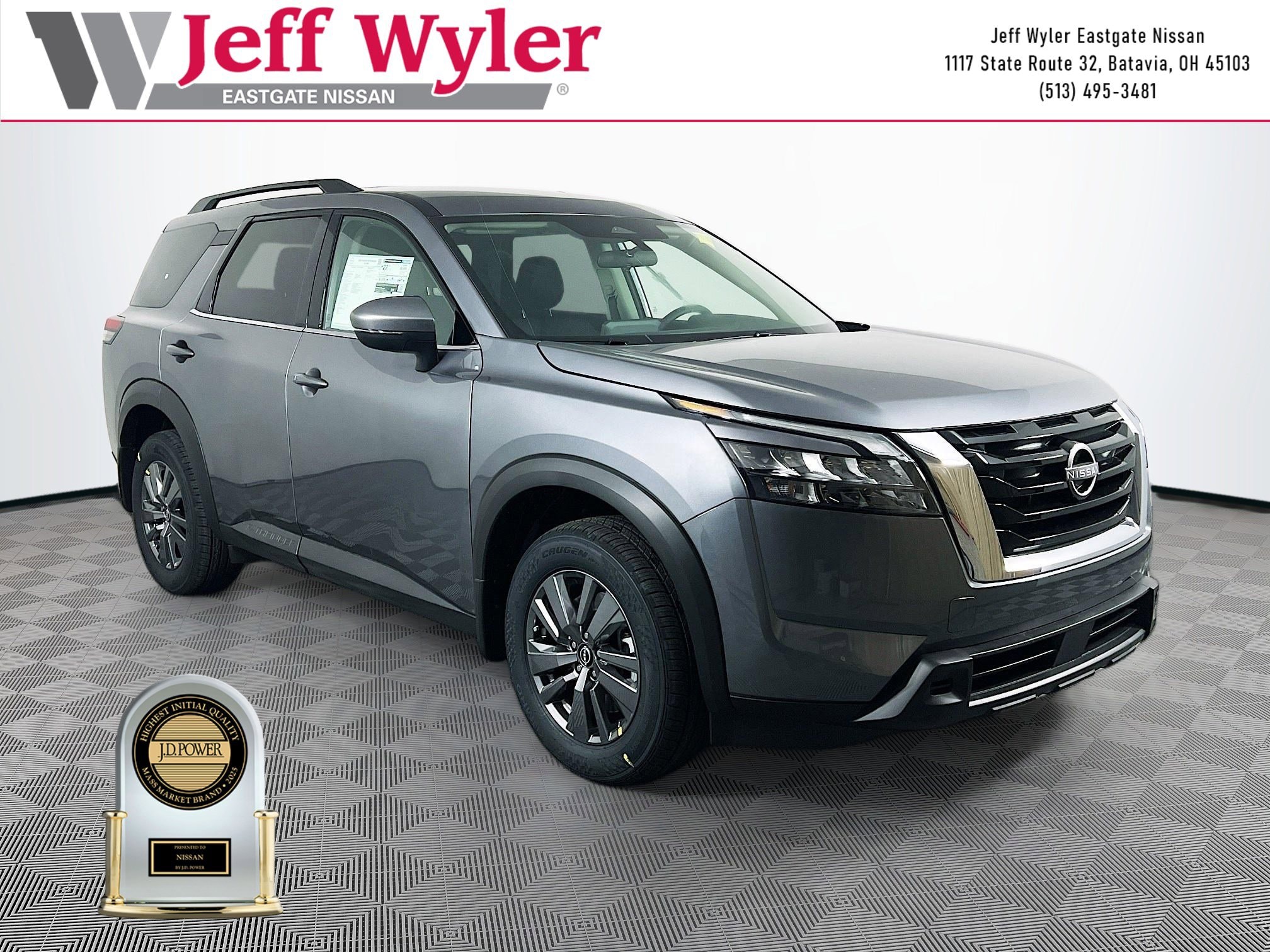 2025 Nissan Pathfinder SV's photo