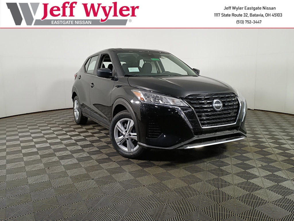 New 2025 Nissan Kicks Play S SUV