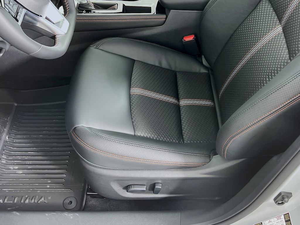 New 2025 Nissan Altima SR Sedan