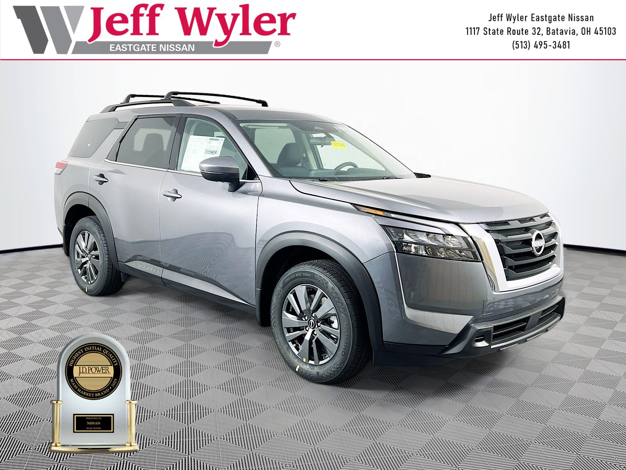 2025 Nissan Pathfinder SV's photo