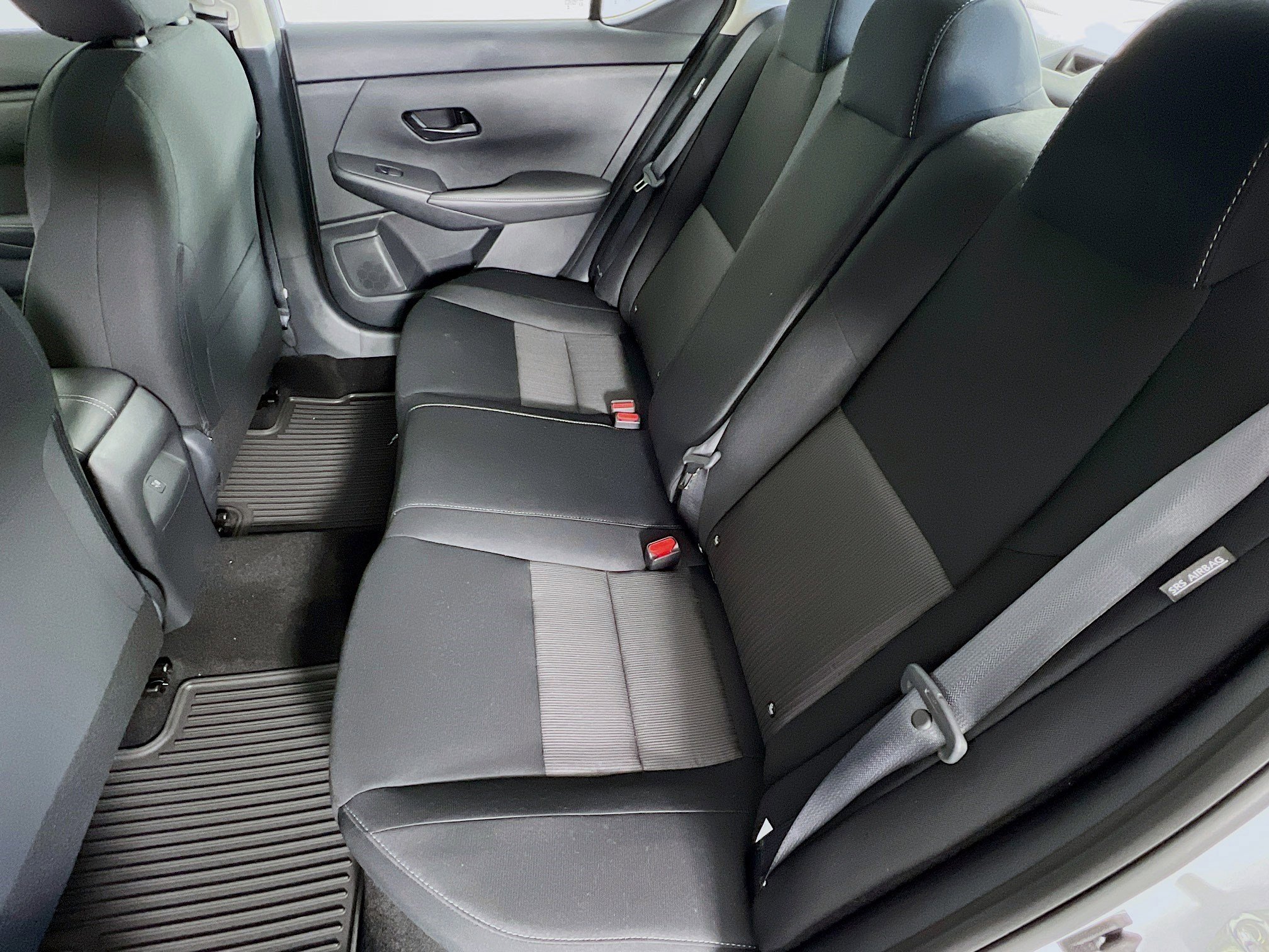 2025 Nissan Sentra SV photo 3