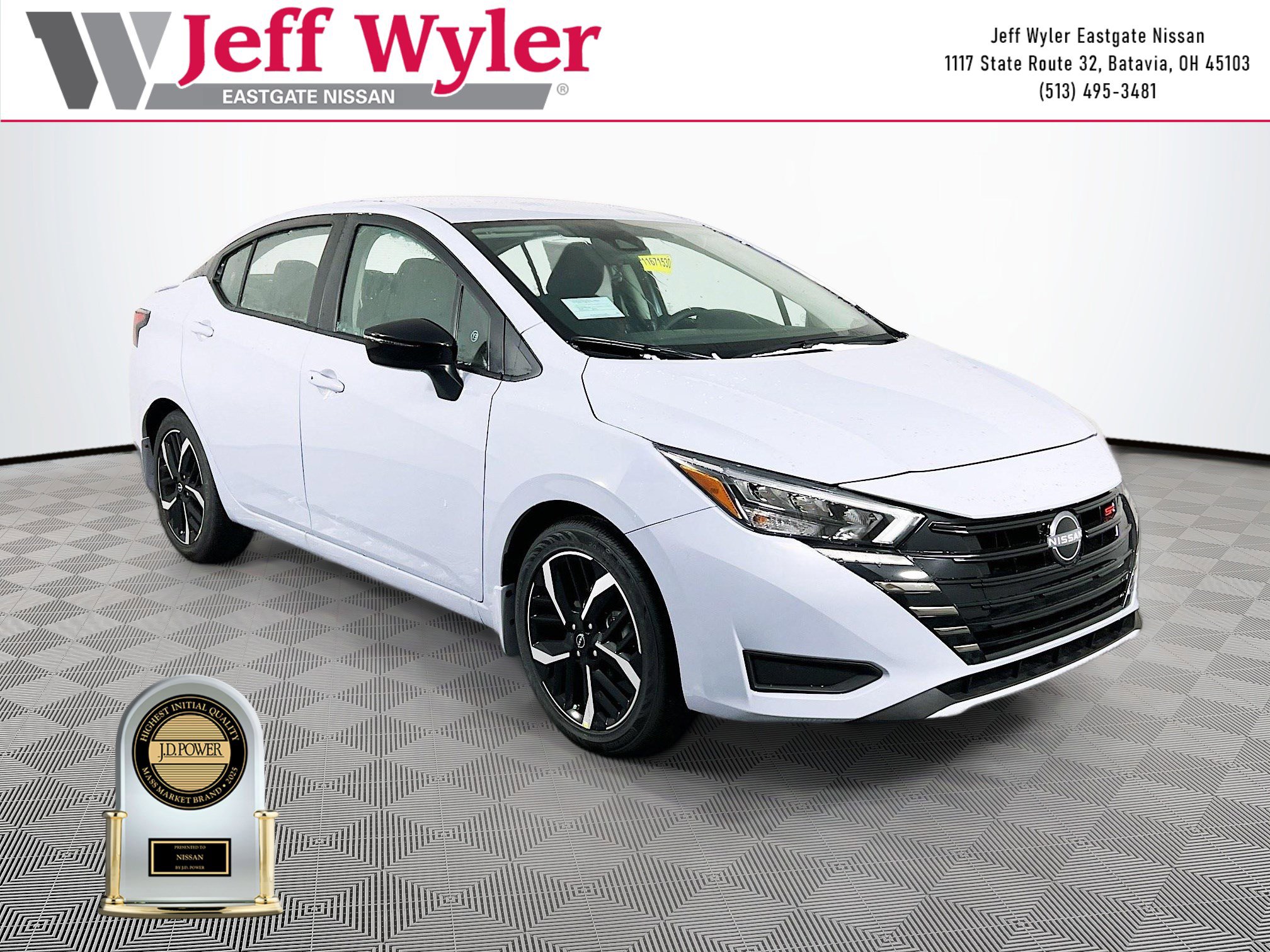 2025 Nissan Versa Sedan SR's photo