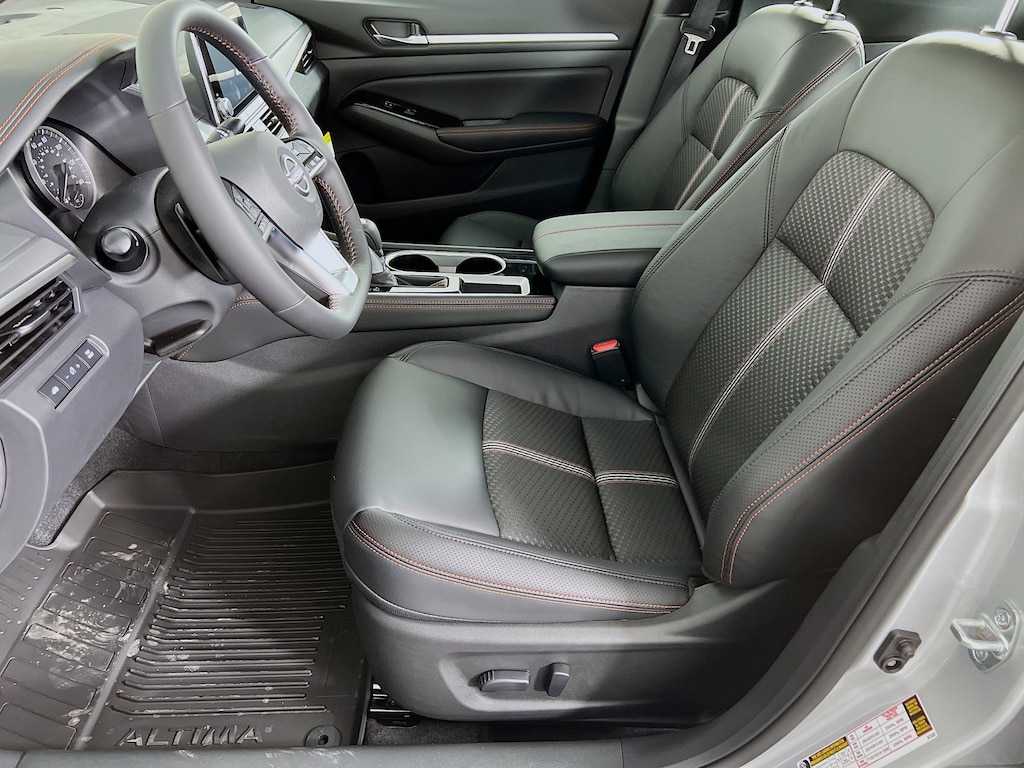 New 2025 Nissan Altima SR Sedan