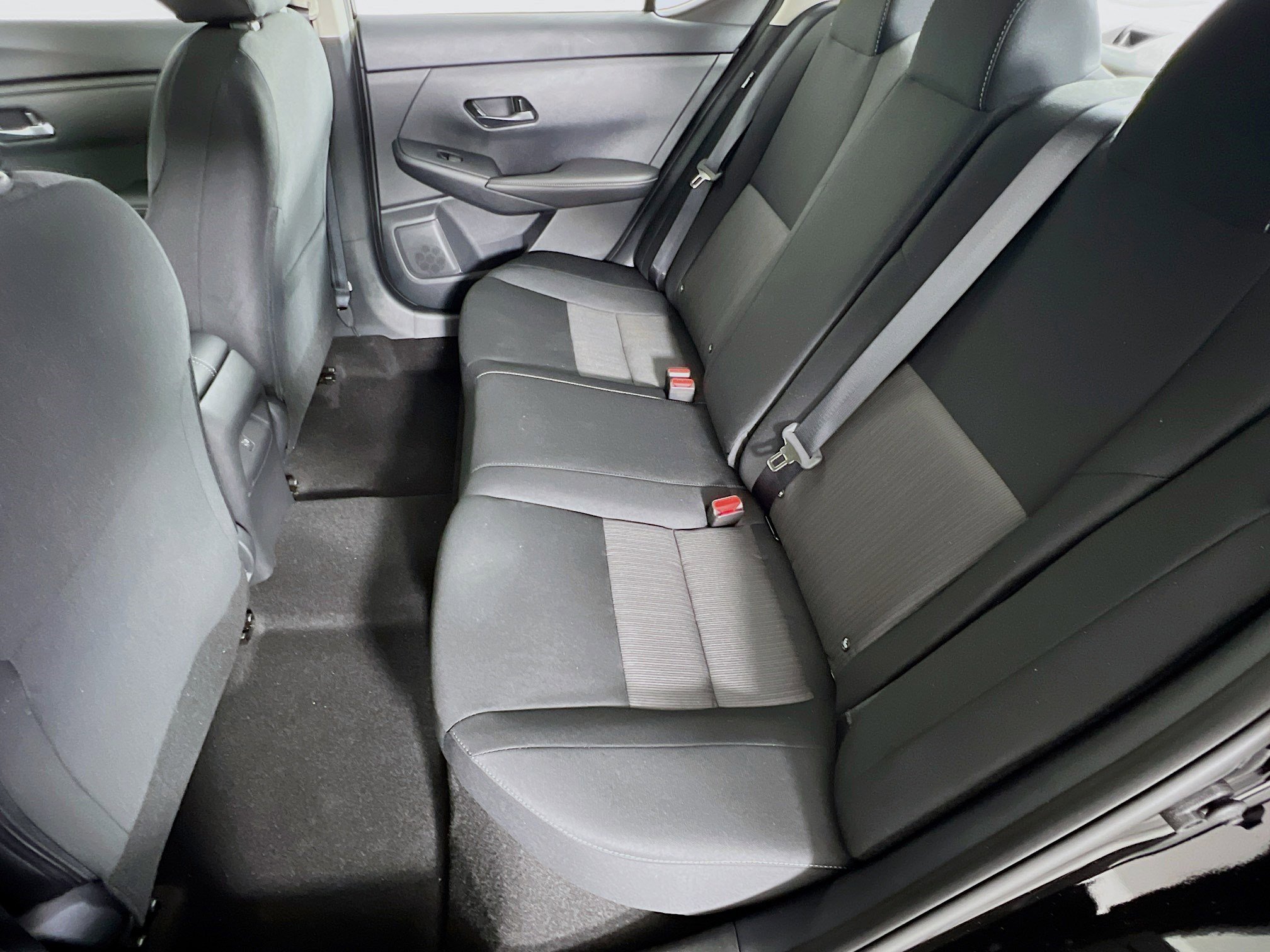 2025 Nissan Sentra SV photo 4