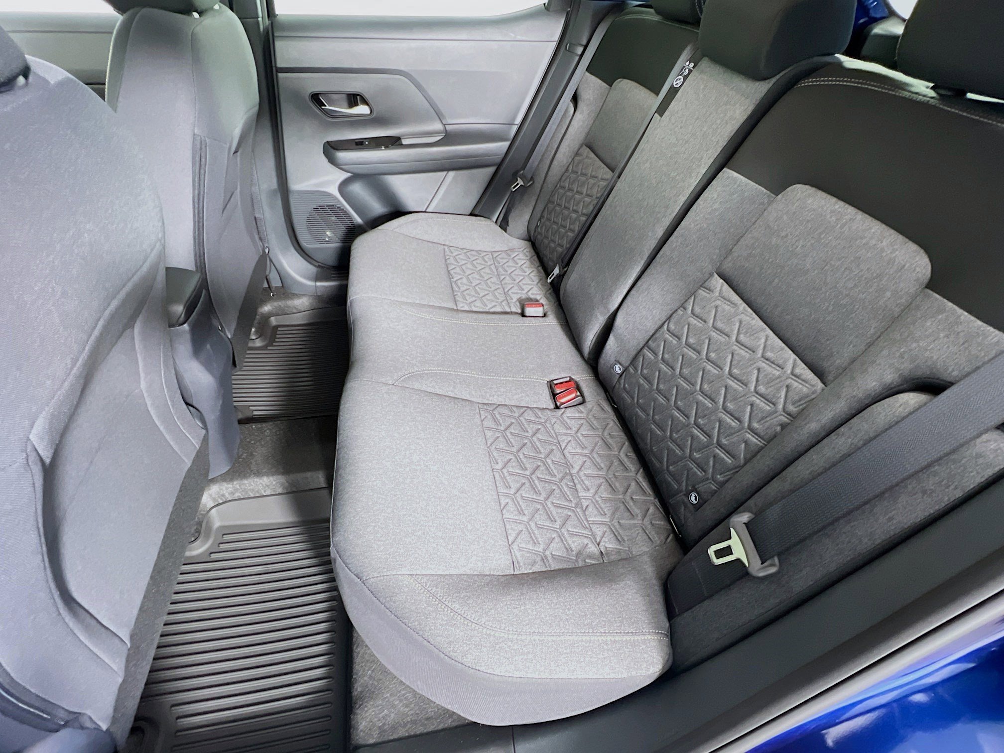 2026 Nissan Kicks SV photo 4