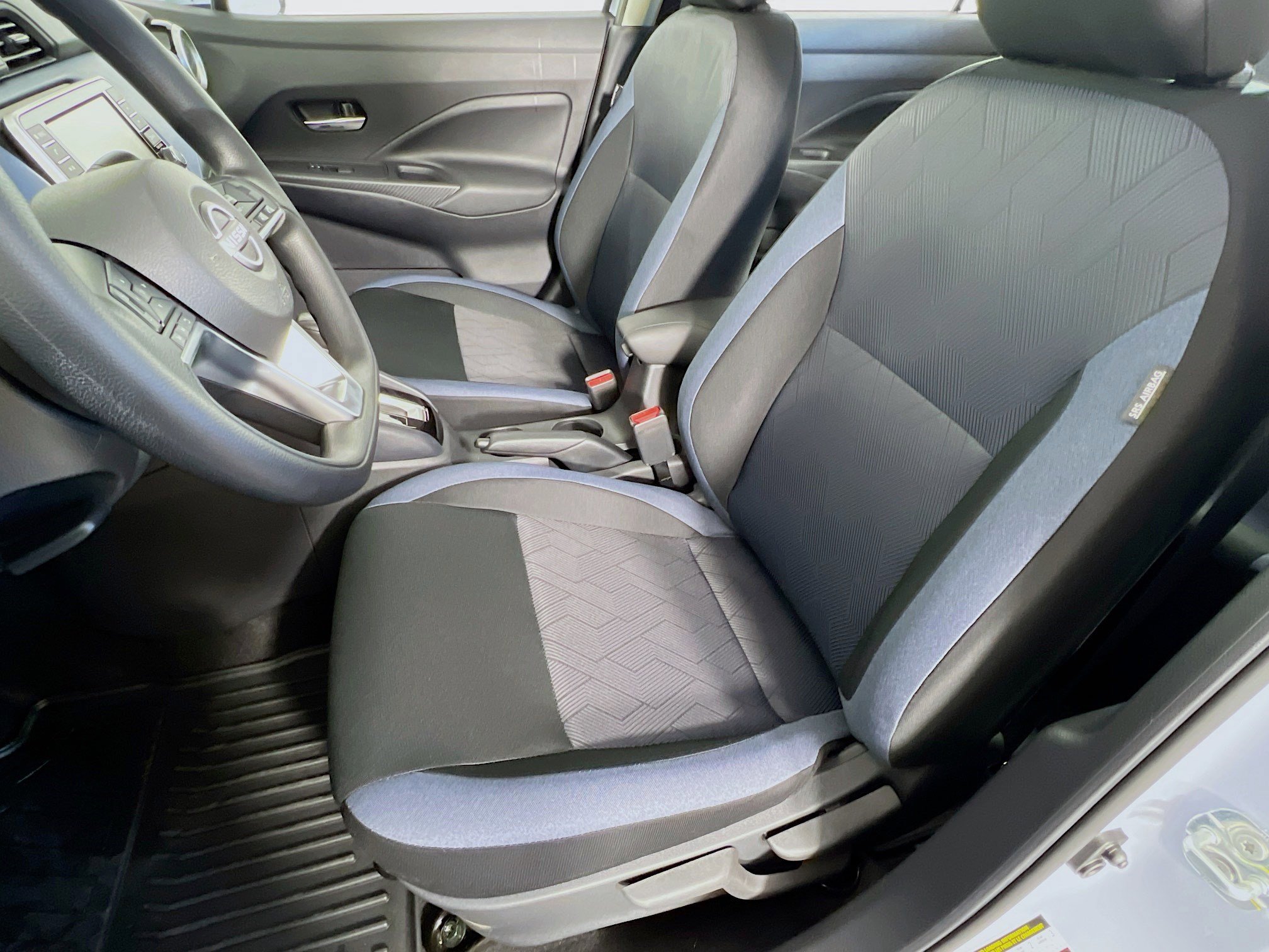 2025 Nissan Versa SV photo 3