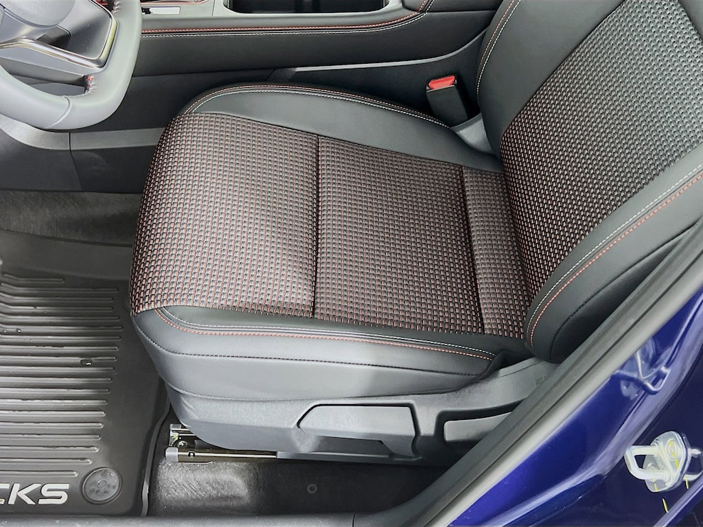 New 2026 Nissan Kicks SR SUV