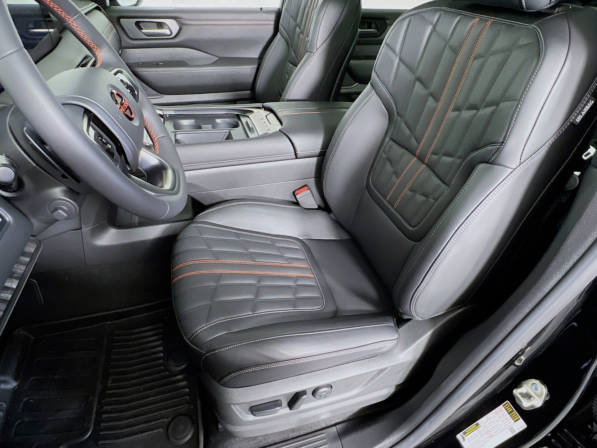 2025 Nissan Armada photo 3