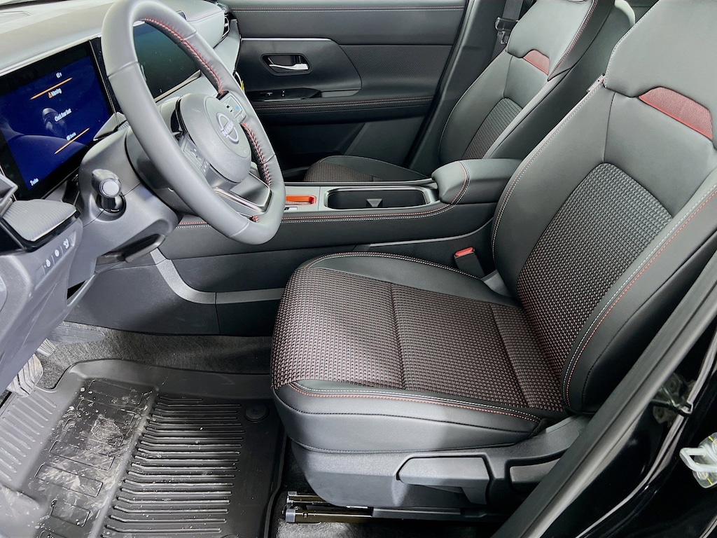 New 2026 Nissan Kicks SR SUV