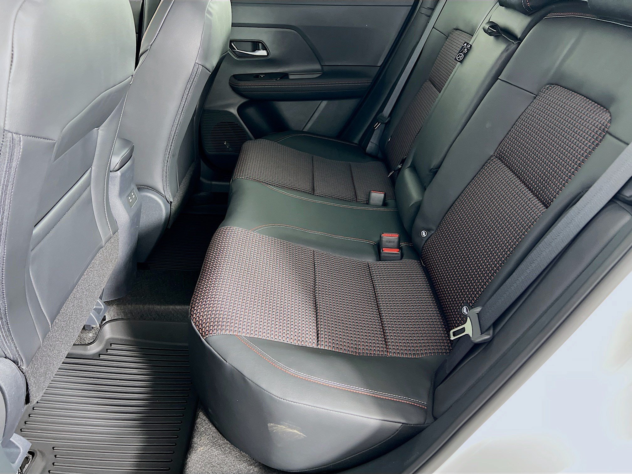 2025 Nissan Kicks SR AWD - Photo 7