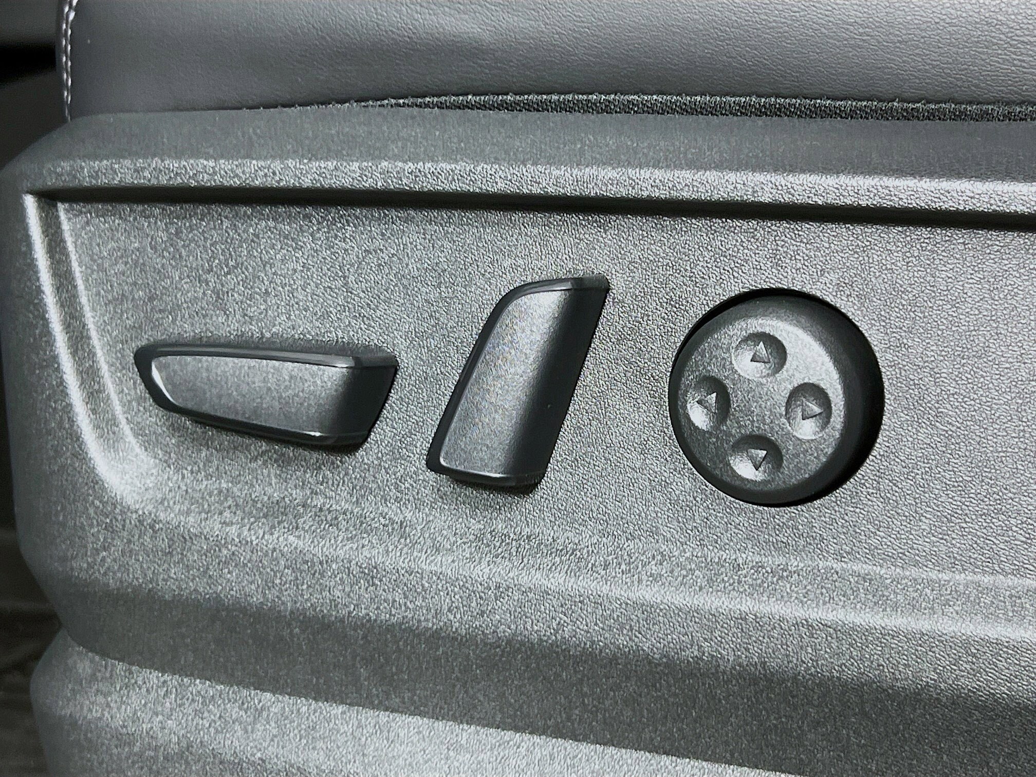 2025 Nissan Armada photo 4