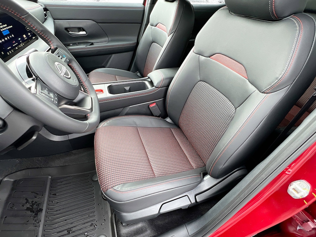 New 2026 Nissan Kicks SR SUV