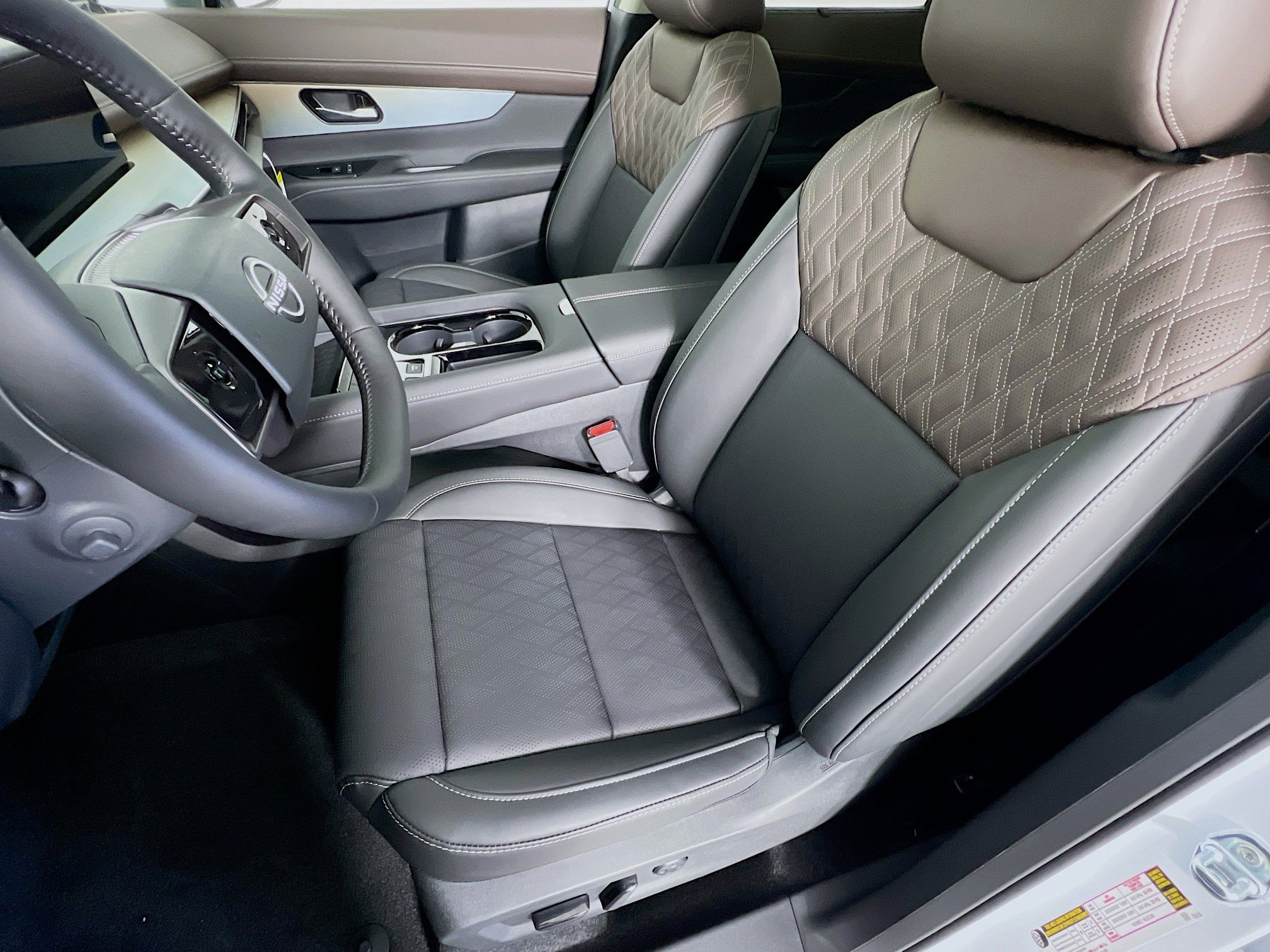 2026 Nissan Murano Platinum photo 2