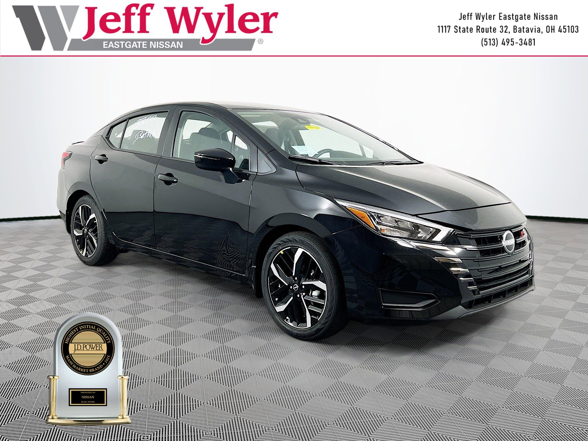 2025 Nissan Versa Sedan SR's photo