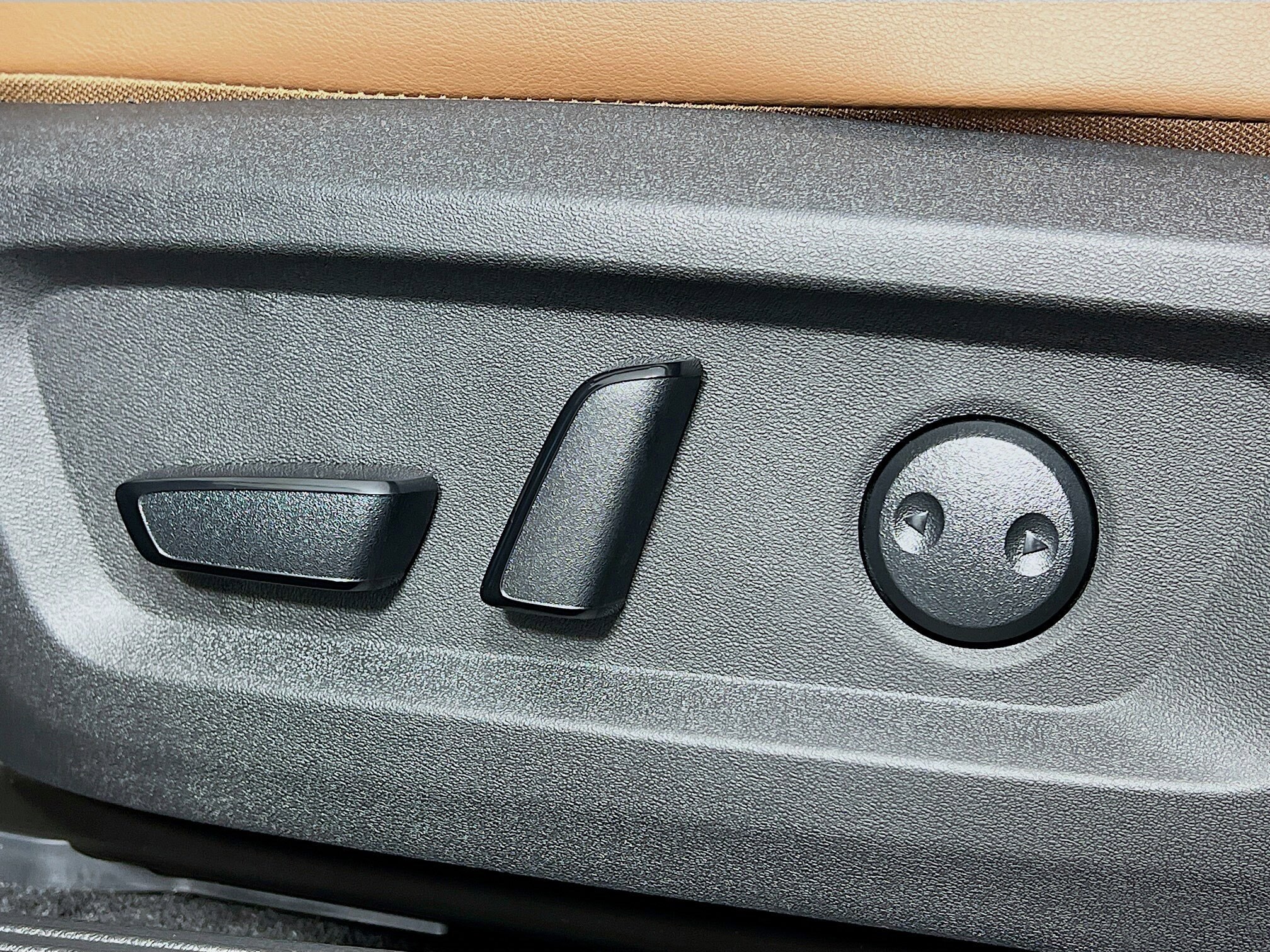 2026 Nissan Rogue Platinum photo 4