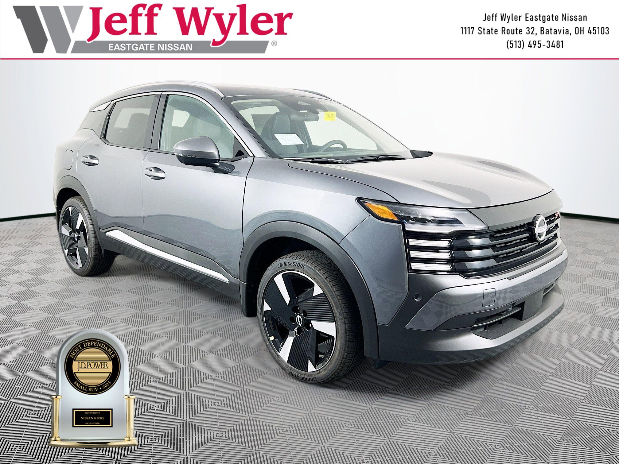 2025 Nissan Kicks SR AWD's photo