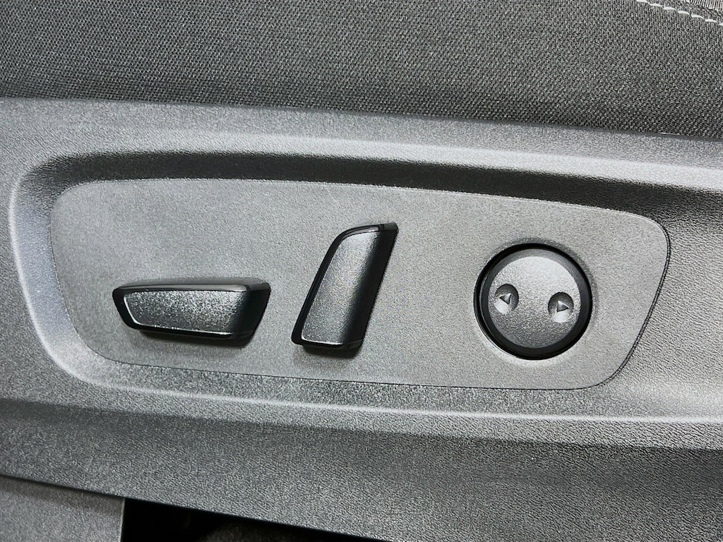 New 2025 Nissan Pathfinder SV SUV