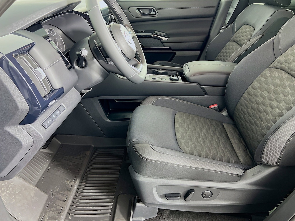 New 2025 Nissan Pathfinder SV SUV