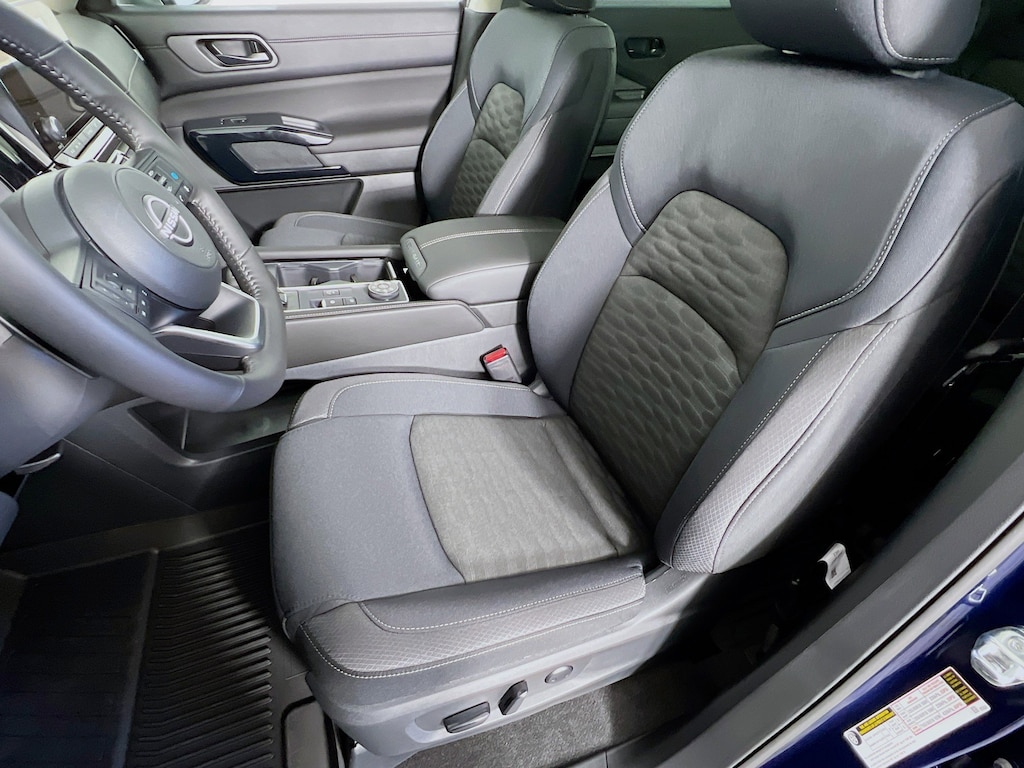 New 2025 Nissan Pathfinder SV SUV