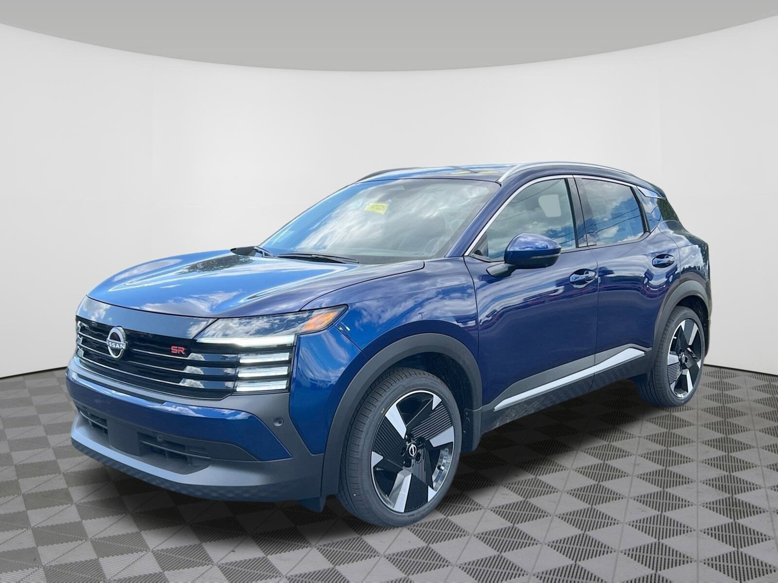 2025 Nissan Kicks SR photo 2