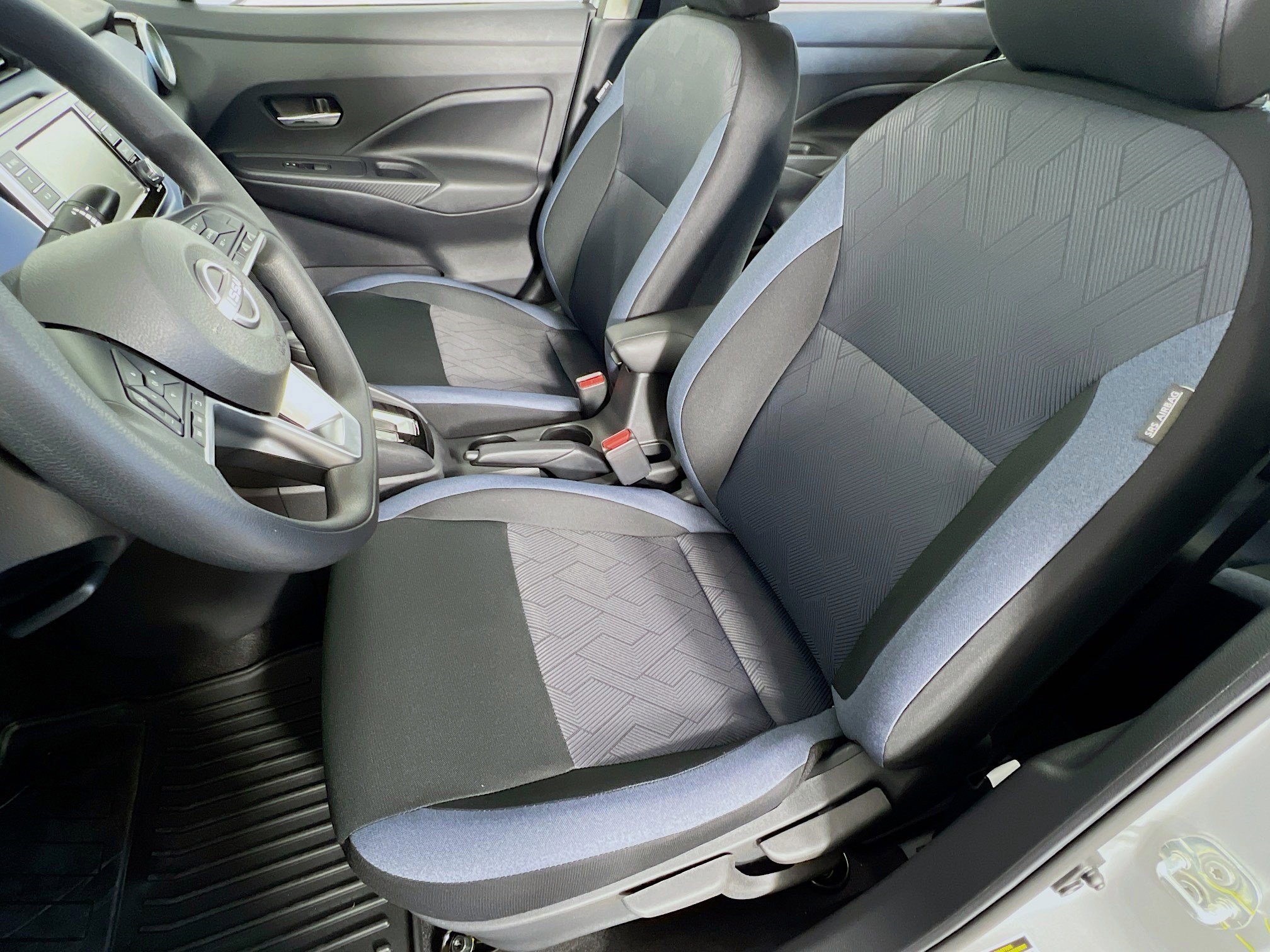 2025 Nissan Versa SV photo 3