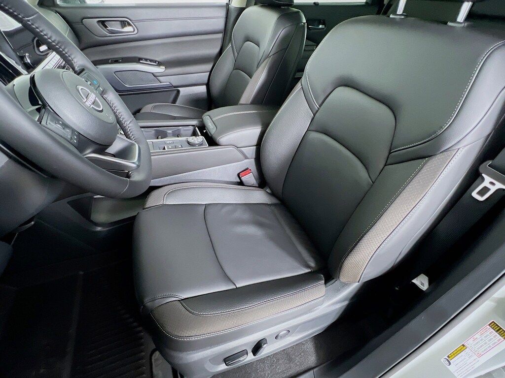 New 2025 Nissan Pathfinder SL SUV