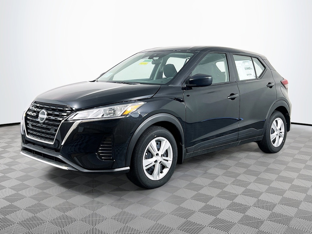 New 2025 Nissan Kicks Play S SUV