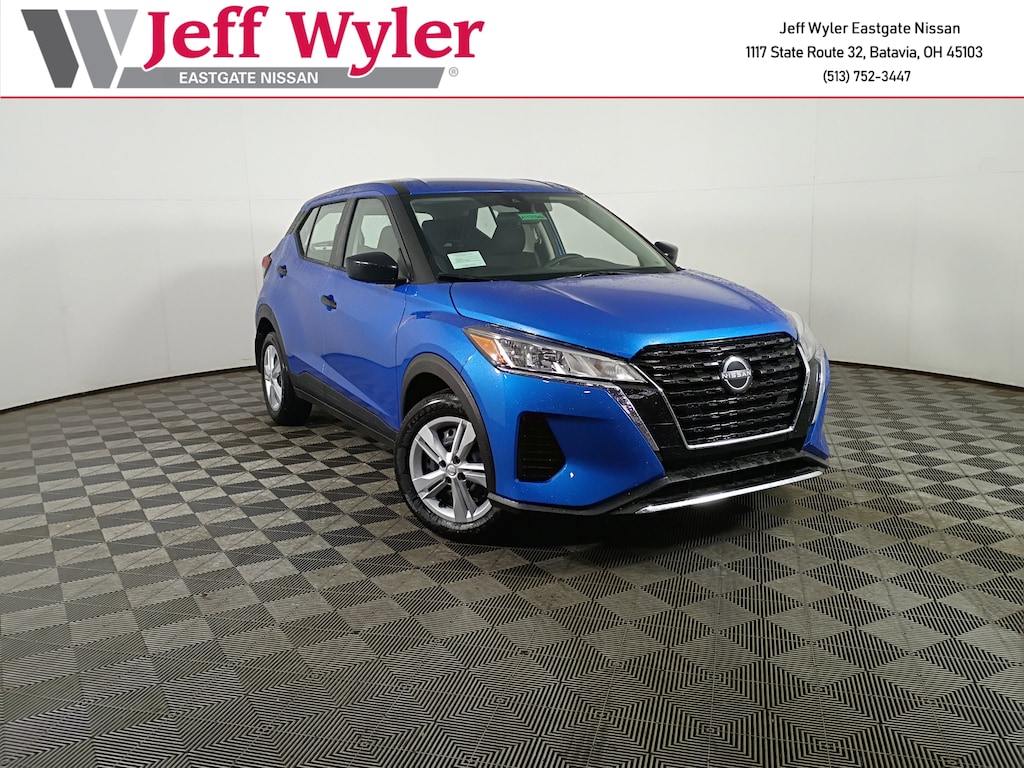 New 2025 Nissan Kicks Play S SUV