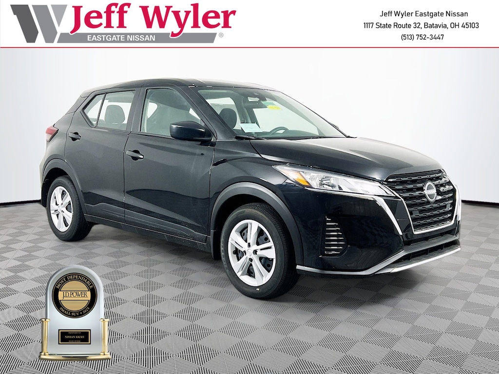 New 2025 Nissan Kicks Play S SUV